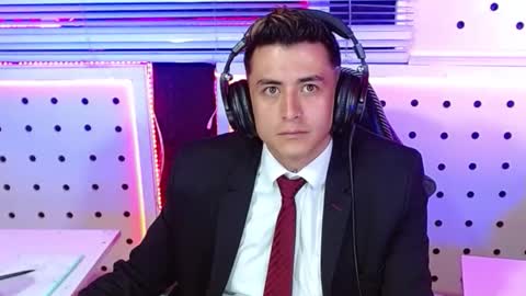 DARKO0717 online show from November 2025 05:59:01 PM