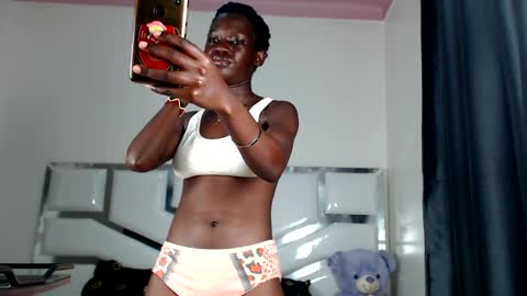 darkskin_quin online show from April 2026 07:39:01 AM