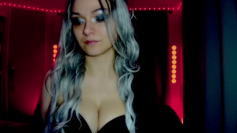 roseredgoddess online show from April 2026 02:31:01 AM