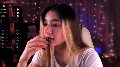 Belle online show from December 2024 04:51:02 AM