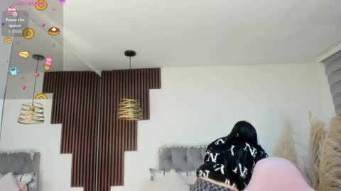 Snapshot of darling_spoiled chatting on April 2026 10:42:02 AM darling online show from April 2026 10:42:02 AM