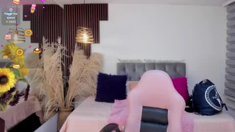 Snapshot of darling_spoiled chatting on May 2026 10:43:02 AM darling online show from May 2026 10:43:02 AM
