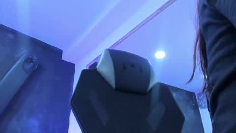 Darling online show from November 2025 12:41:02 PM