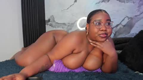 Snapshot of darnellqueen chatting on November 2025 04:49:01 PM Darnell Queen online show from November 2025 04:49:01 PM