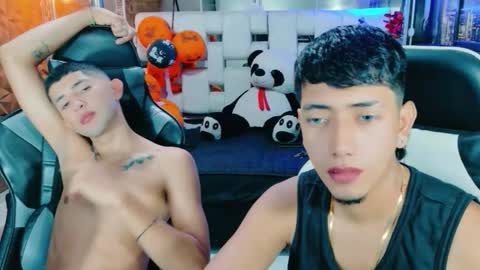 darwinandbrayan online show from November 2025 12:18:02 PM