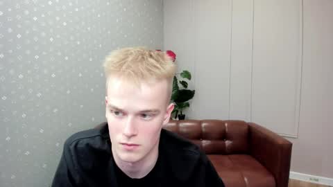 Snapshot of dattouz chatting on April 2026 07:14:01 AM Jossif online show from April 2026 07:14:01 AM
