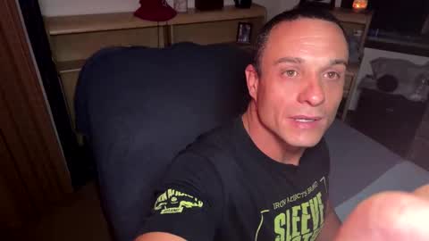 Snapshot of dave875126 chatting on June 2026 12:57:02 AM dave875126 online show from June 2026 12:57:02 AM
