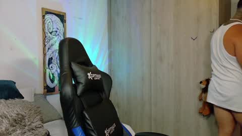 DAVE MAX online show from February 2025 02:47:01 AM