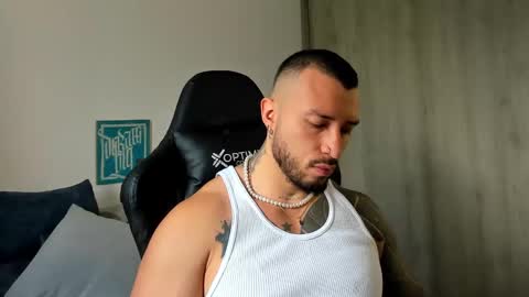 Snapshot of dave_max93 chatting on November 2025 03:10:02 PM DAVE MAX online show from November 2025 03:10:02 PM