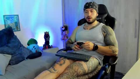 Snapshot of dave_max93 chatting on November 2025 02:33:02 AM DAVE MAX online show from November 2025 02:33:02 AM