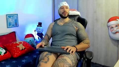 Snapshot of dave_max93 chatting on December 2025 10:01:01 AM DAVE MAX online show from December 2025 10:01:01 AM