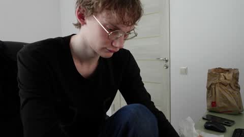 Snapshot of dave_redmond chatting on May 2026 02:14:01 PM DAVE REDMOND online show from May 2026 02:14:01 PM