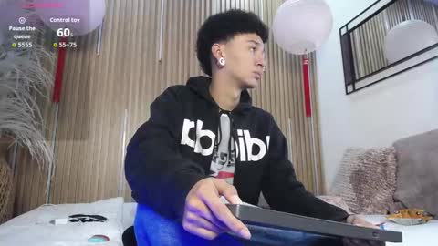 Snapshot of david_banks_ chatting on March 2026 12:21:01 PM David online show from March 2026 12:21:01 PM