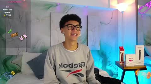 Snapshot of david_banks_ chatting on April 2026 12:43:01 PM David online show from April 2026 12:43:01 PM