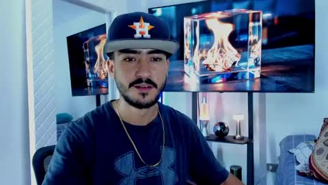 Hey im David that loves to explore and speak their fantasies. Very open talktative and nice. Feel free to chat with me online show from May 2026 12:30:02 AM