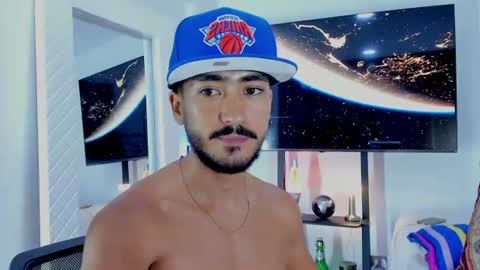 Hey im David that loves to explore and speak their fantasies. Very open talktative and nice. Feel free to chat with me online show from July 2026 11:35:02 PM