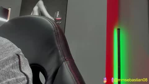 David Jons online show from December 2025 01:11:01 AM