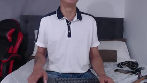 Snapshot of david_savage_ chatting on December 2025 09:46:02 PM david online show from December 2025 09:46:02 PM