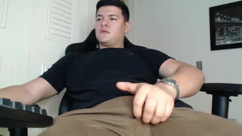 Snapshot of david_smit_ chatting on December 2024 06:04:01 AM david smit online show from December 2024 06:04:01 AM