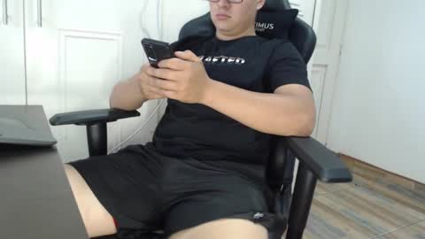 Snapshot of david_smit_ chatting on January 2025 03:18:01 PM david smit online show from January 2025 03:18:01 PM