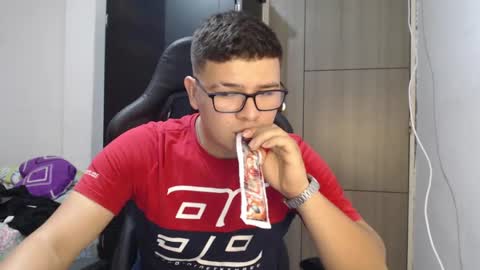 Snapshot of david_smit_ chatting on March 2025 07:45:02 PM david smit online show from March 2025 07:45:02 PM