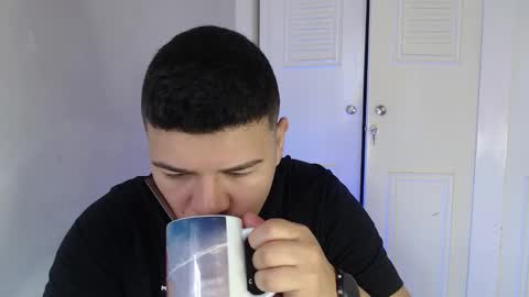 Snapshot of david_smit_ chatting on October 2025 03:22:02 PM david smit online show from October 2025 03:22:02 PM