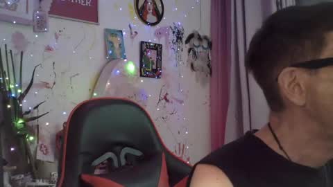 Snapshot of davidhumbee chatting on April 2026 01:30:01 AM David Lucky 13 online show from April 2026 01:30:01 AM
