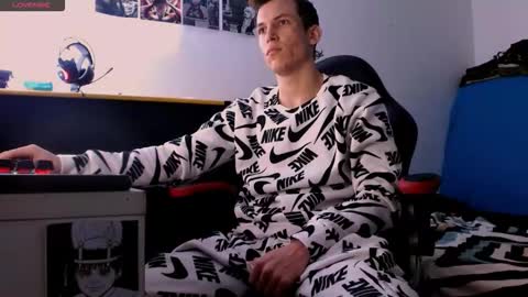 davidsalazar33 online show from March 2026 11:31:02 PM