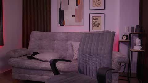 Davies brown    schedule 12pm to 5pm col time online show from November 2025 06:18:01 PM