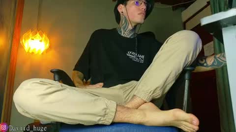 daviid_huge online show from May 2026 07:23:02 PM