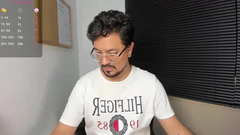 Snapshot of daviidevans chatting on December 2024 01:47:02 AM David Evans online show from December 2024 01:47:02 AM