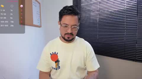 Snapshot of daviidevans chatting on December 2024 03:00:02 PM David Evans online show from December 2024 03:00:02 PM