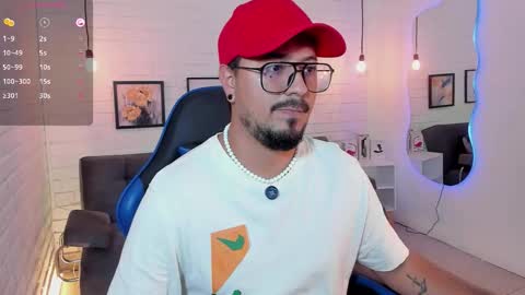 Snapshot of daviidevans chatting on September 2025 12:05:01 PM David Evans online show from September 2025 12:05:01 PM