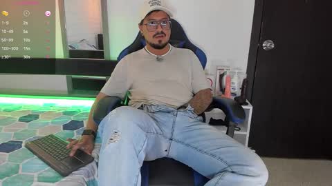 Snapshot of daviidevans chatting on October 2025 11:30:01 AM David Evans online show from October 2025 11:30:01 AM