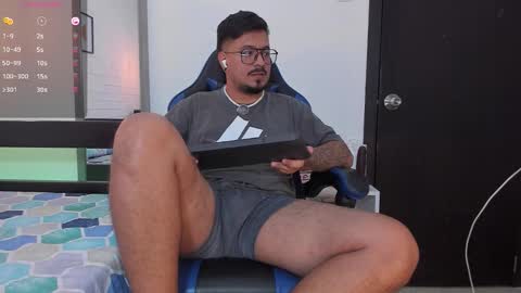 Snapshot of daviidevans chatting on October 2025 10:04:01 AM David Evans online show from October 2025 10:04:01 AM