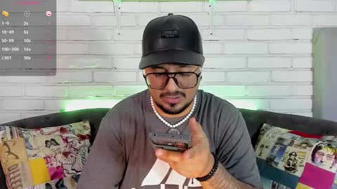 Snapshot of daviidevans chatting on December 2025 07:08:02 PM David Evans online show from December 2025 07:08:02 PM