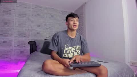 Snapshot of davisfirb chatting on November 2025 01:19:01 AM davis online show from November 2025 01:19:01 AM