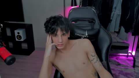 davis online show from February 2025 08:11:02 PM