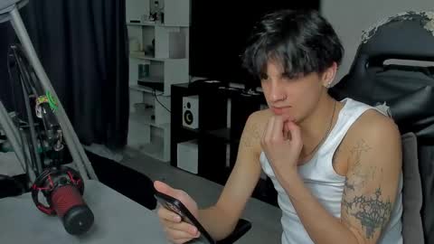 davis online show from September 2025 02:54:02 AM