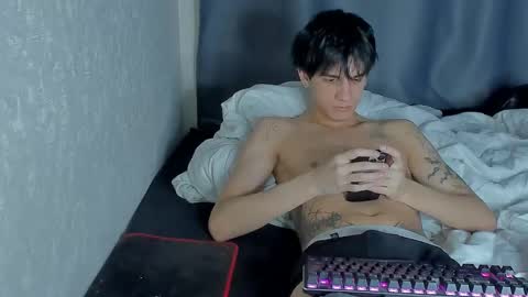 davis online show from October 2025 04:37:01 AM