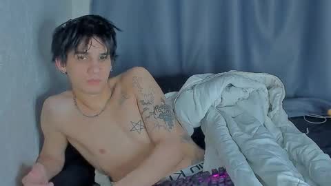 davis online show from November 2025 02:06:01 AM