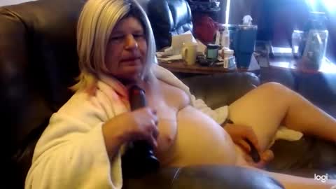 dawndoesall online show from April 2026 11:18:02 PM