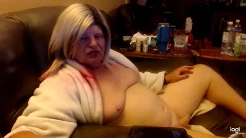 Snapshot of dawndoesall chatting on May 2026 02:52:01 AM dawndoesall online show from May 2026 02:52:01 AM