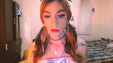 dayanna_01_ online show from April 2026 10:12:02 PM
