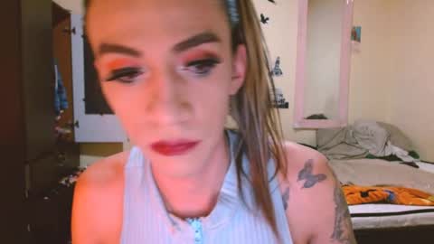 dayanna_01_ online show from May 2026 11:43:02 PM