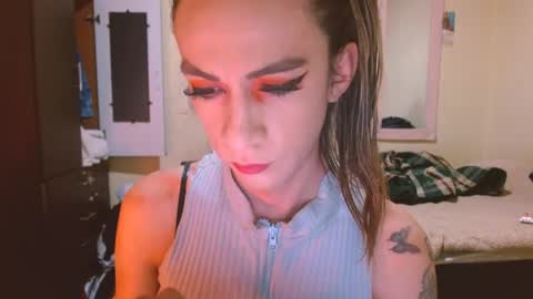 dayanna_01_ online show from May 2026 04:45:02 PM