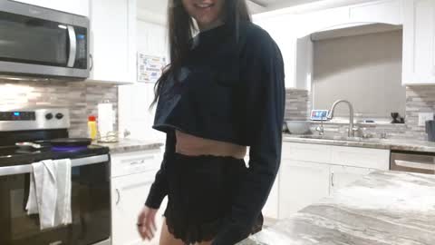 Snapshot of dazeydo chatting on December 2024 12:44:01 AM Dazey online show from December 2024 12:44:01 AM