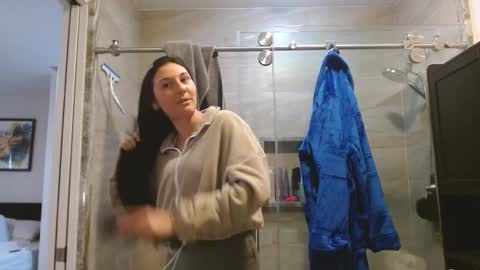 Snapshot of dazeydo chatting on November 2025 09:58:01 PM Dazey online show from November 2025 09:58:01 PM