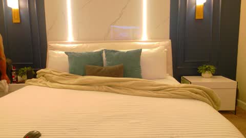 Snapshot of dcrush76 chatting on February 2026 01:28:02 AM DCrush online show from February 2026 01:28:02 AM