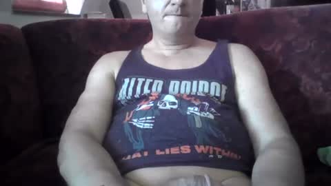 Play with me while I watch you german handsome squirtlover love small girls small tits big clit cut c2c shaved online show from June 2026 09:36:02 AM